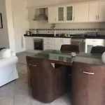 Apartmán Near The Center - Two Bedroom With Balcony