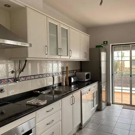 Appartement Near The Center - Two Bedroom With Balcony *