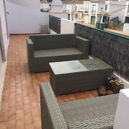 Near The Center - Two Bedroom With Balcony * 塔维拉
