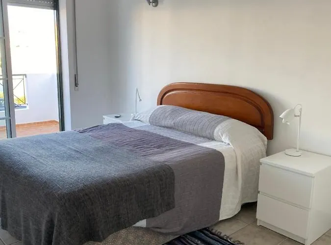 Near The Center - Two Bedroom With Balcony דירה *